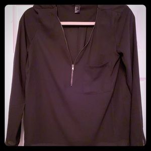 Black sheet zip v-neck top